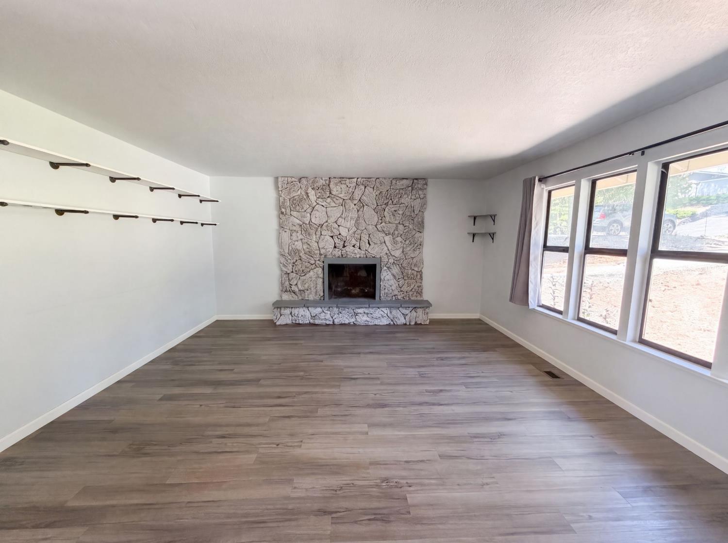 23944 Oakmont Way