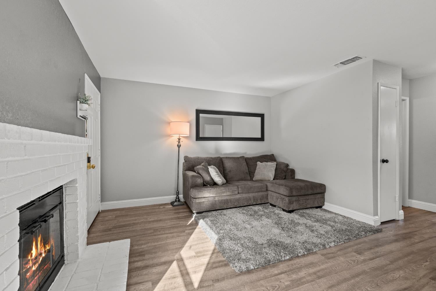 9119 Newhall Drive 16