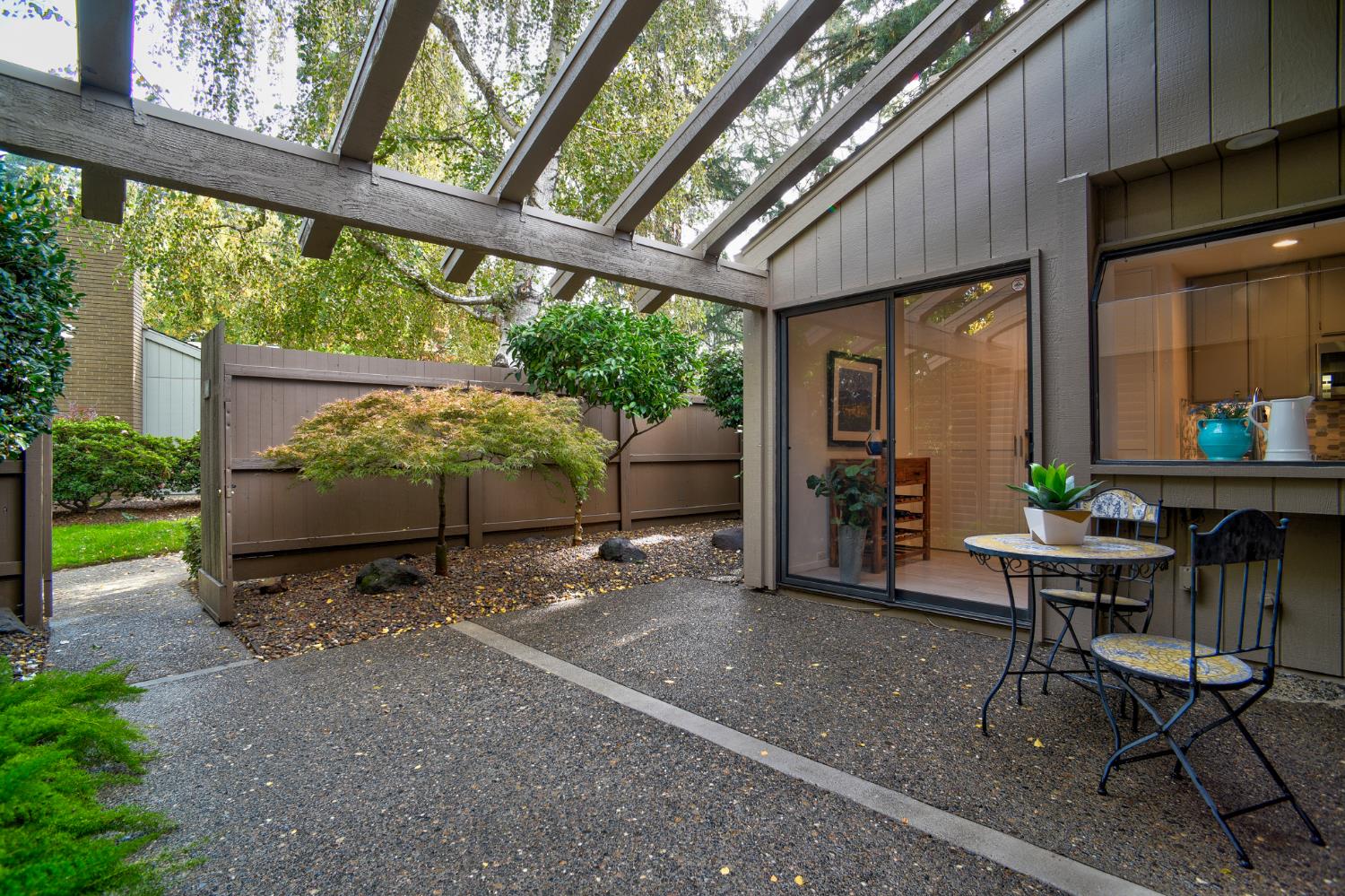 609 Elmhurst Circle