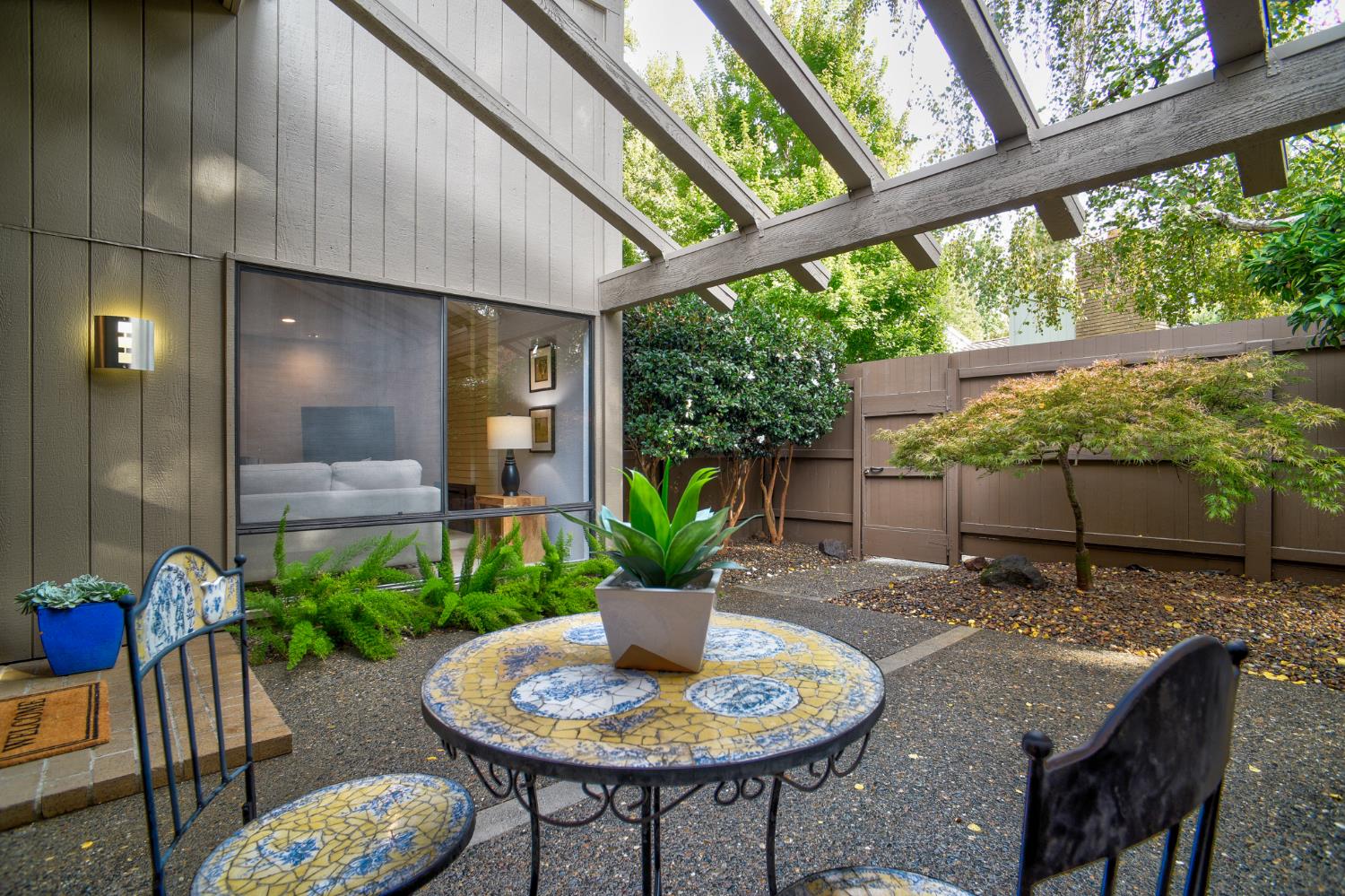 609 Elmhurst Circle