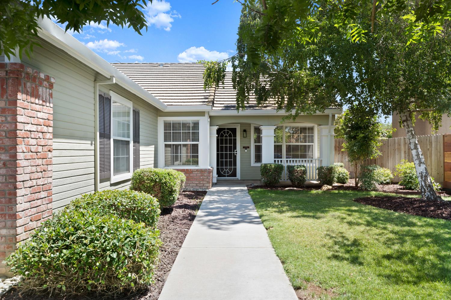 5512 Sun Gold Drive