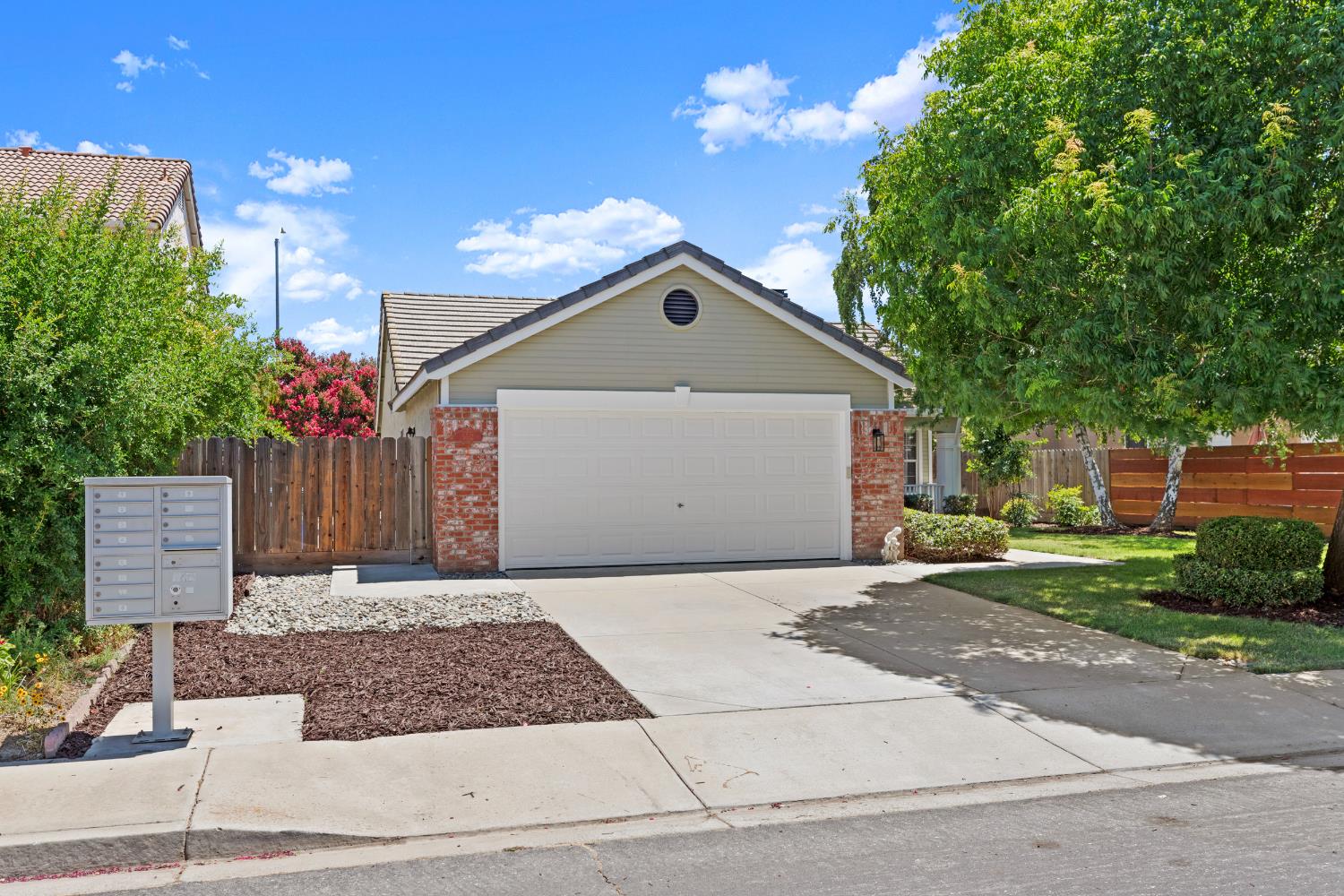 5512 Sun Gold Drive