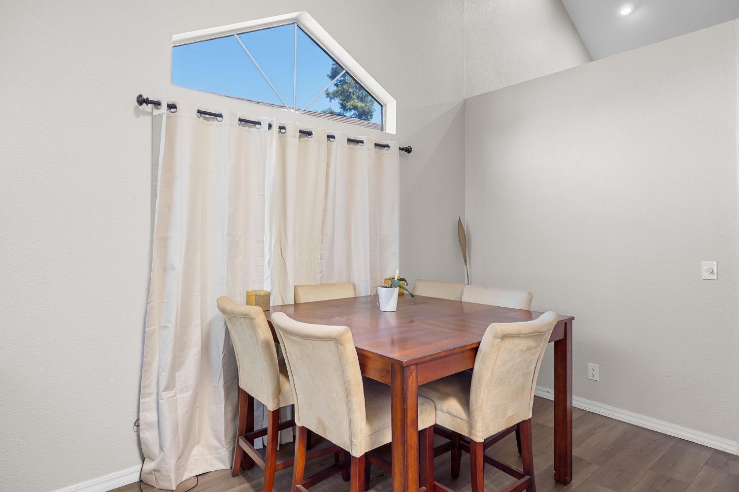 7200 Beaver Falls Way