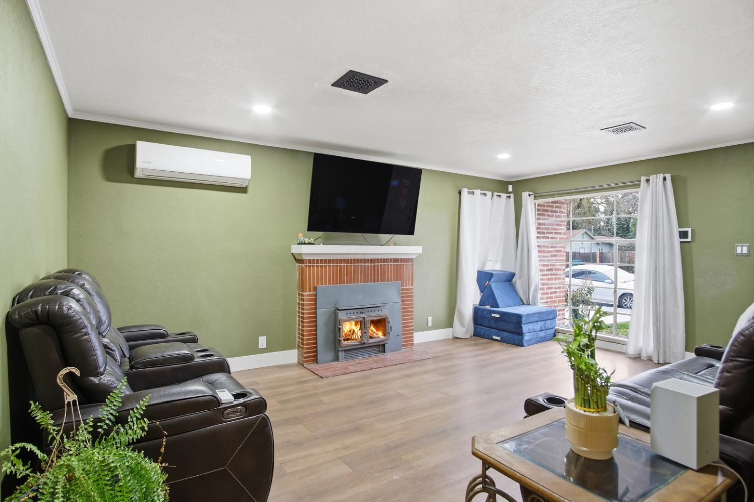 1315 Barcelona Avenue