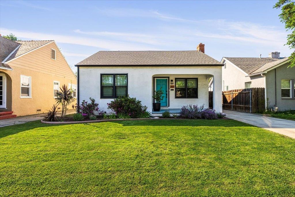 Photo of 2100 36th Street, Sacramento, CA 95817 (MLS # 226034387)