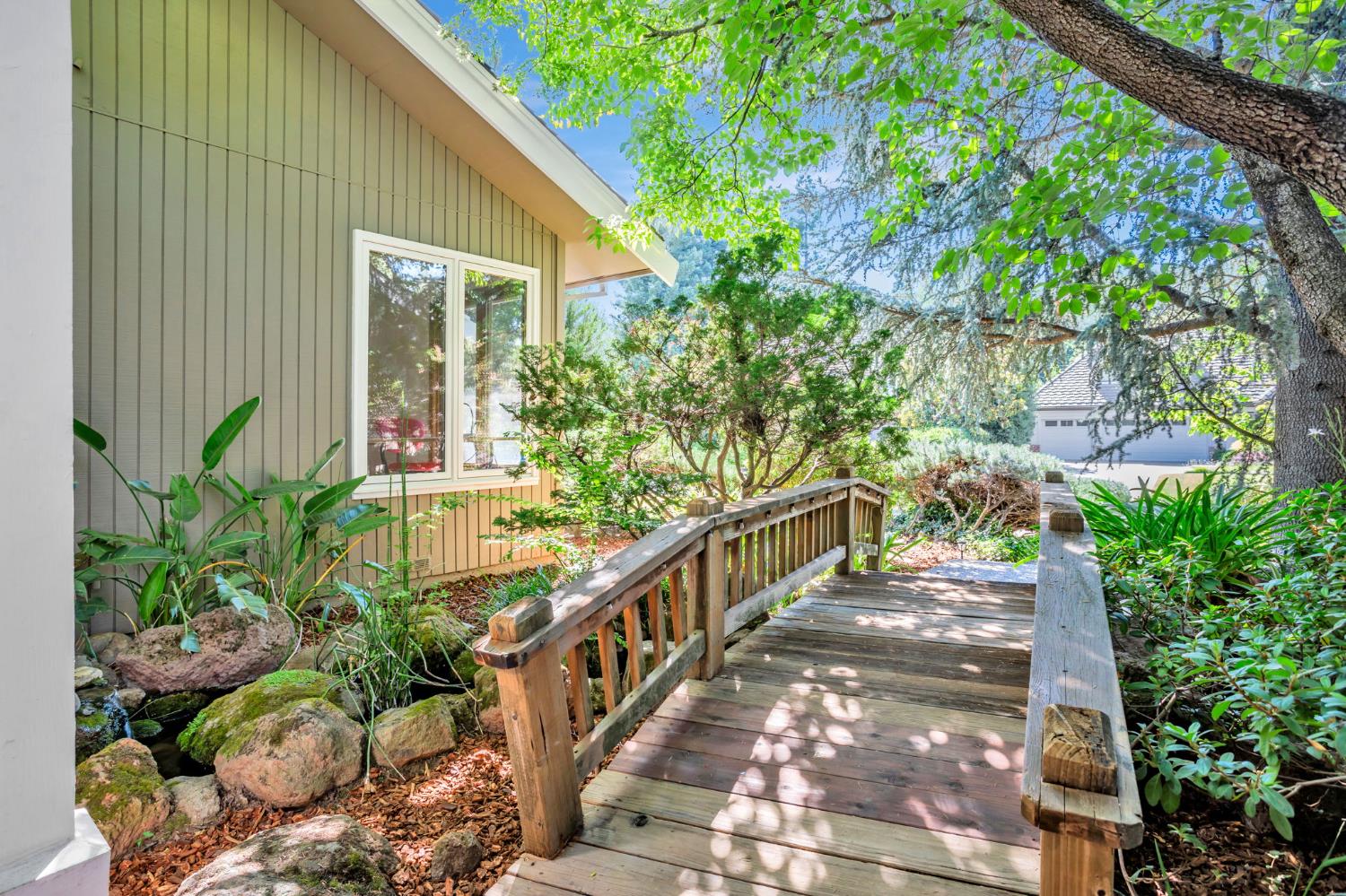 1744 Haggin Grove Way