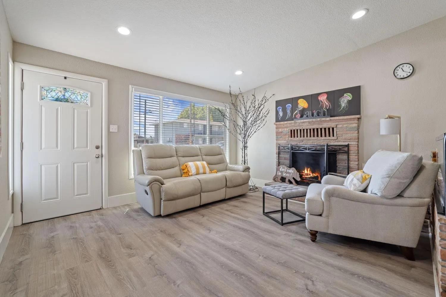 213 S Walnut Avenue