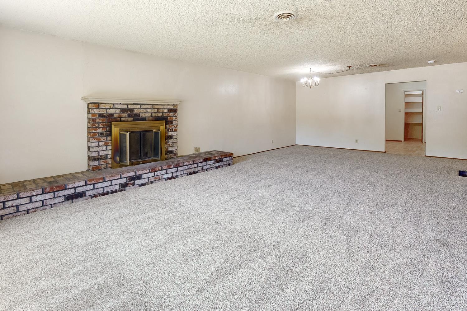 231 E 18th Street