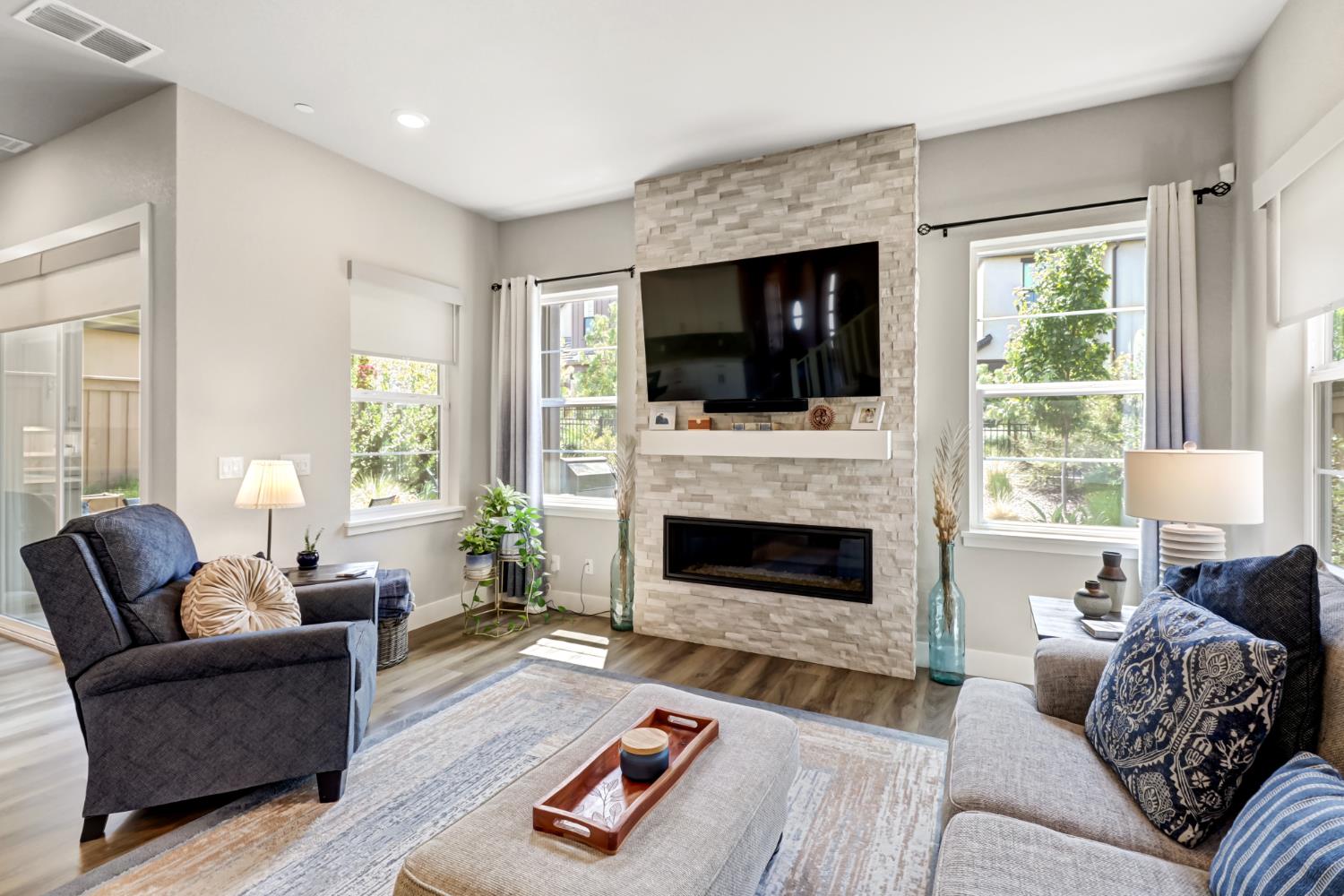 7100 Sunterra Way