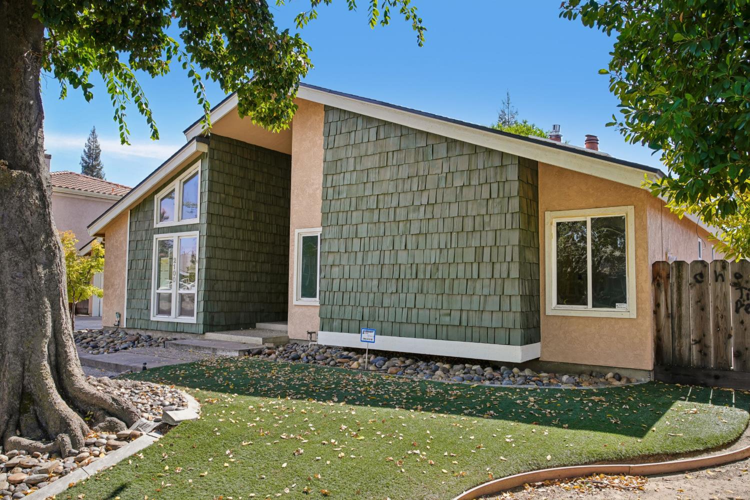 2100 Sandpoint Drive
