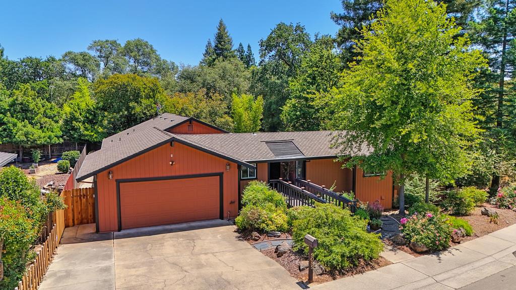 9085 Winding Oak Drive