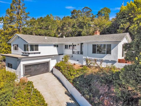 4894 Geranium Place Oakland CA 94619
