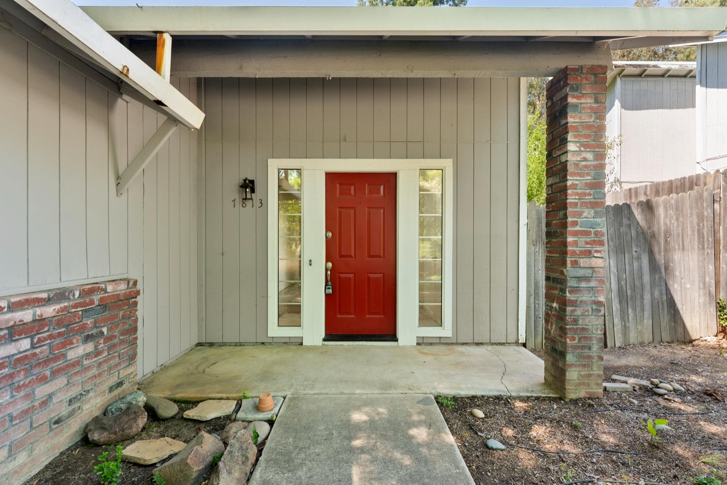 7813 Magnolia Avenue
