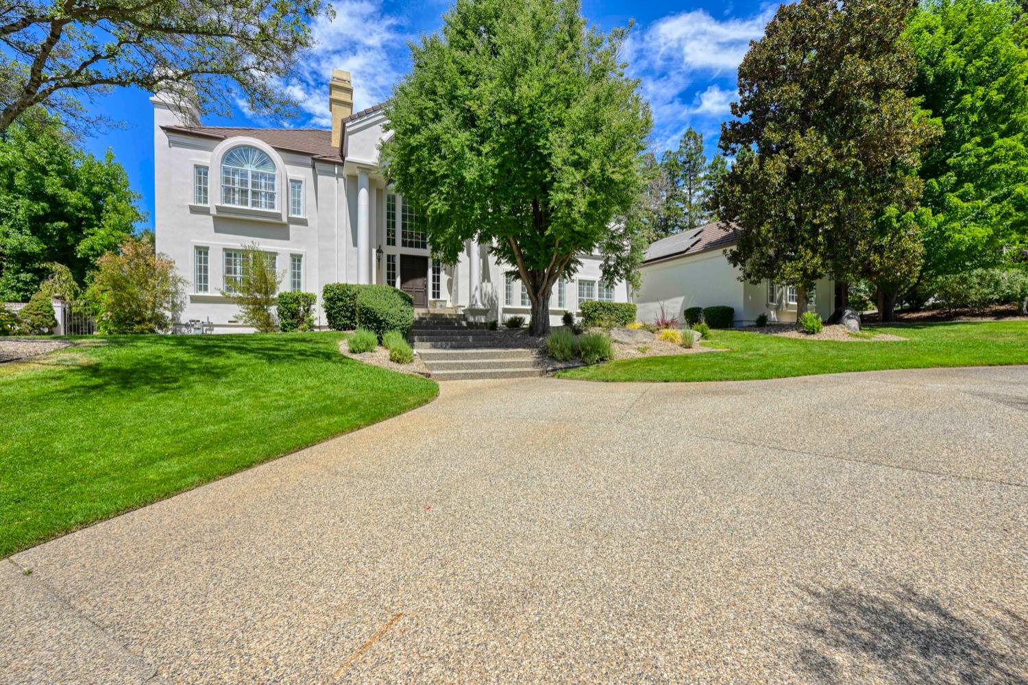 5723 Via Montecito