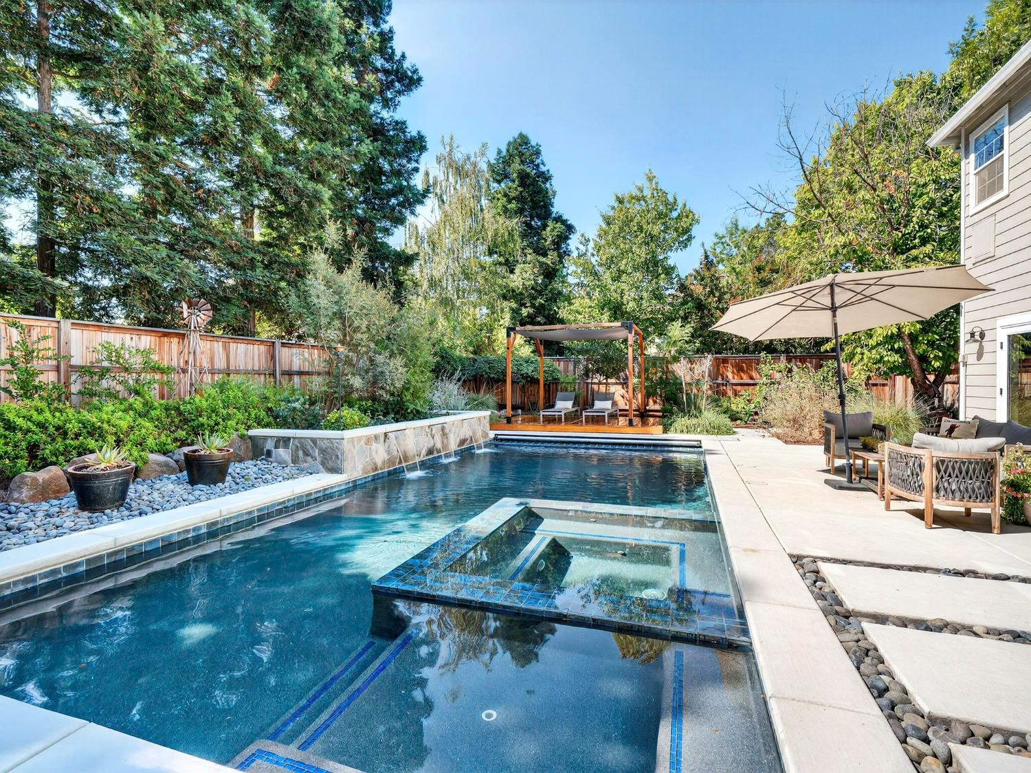 1821 Valdora Street