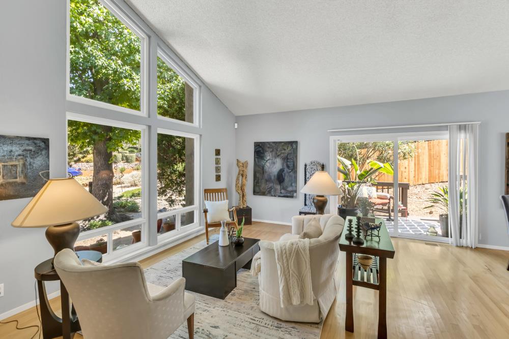 127 Mountain Oak Court