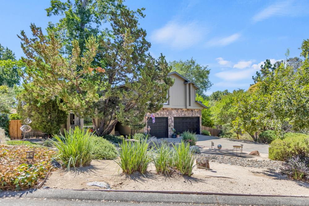 127 Mountain Oak Court