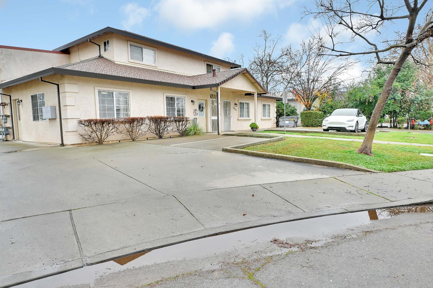 1633 Starr Drive