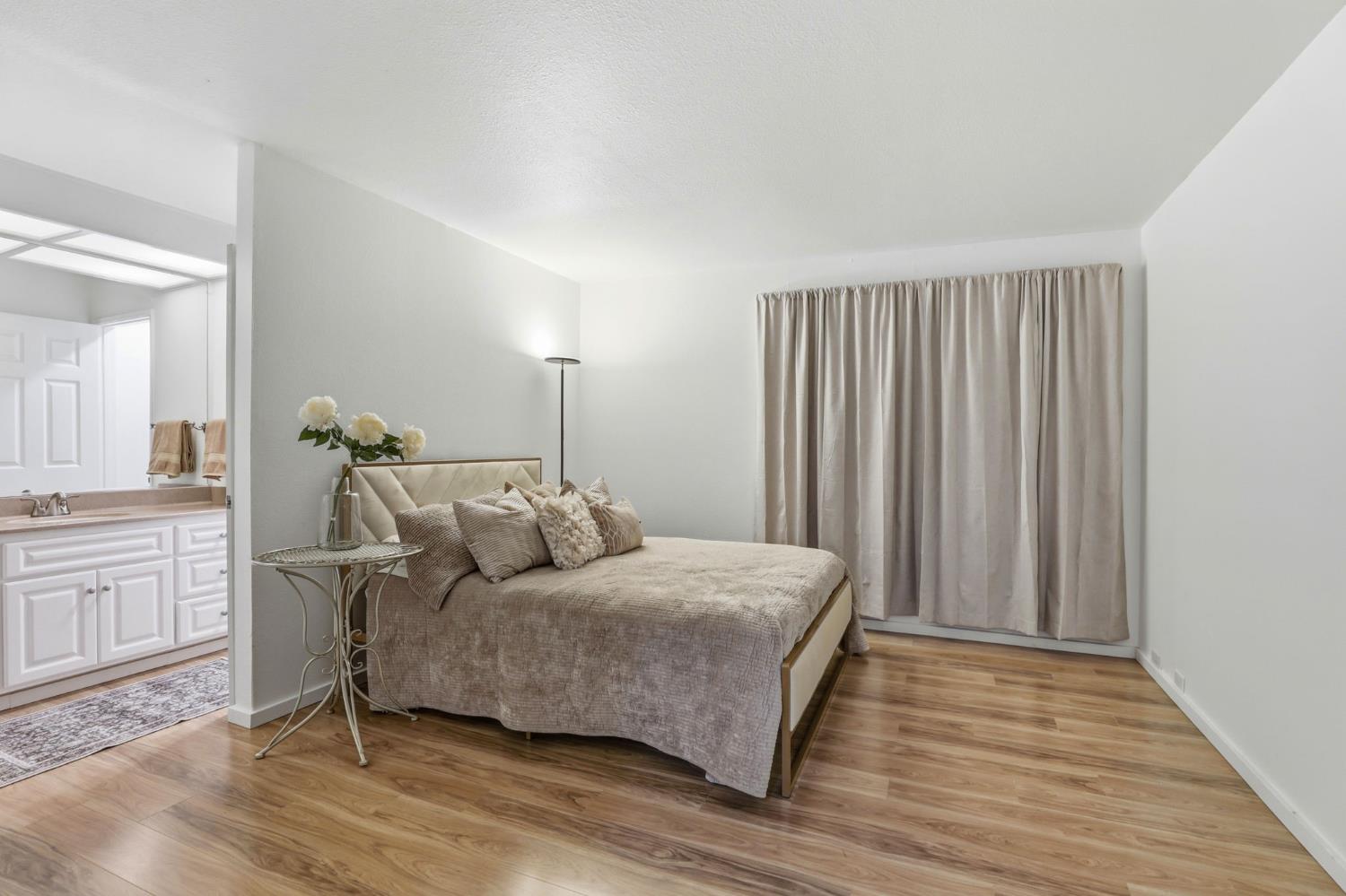 640 Woodside Sierra 3