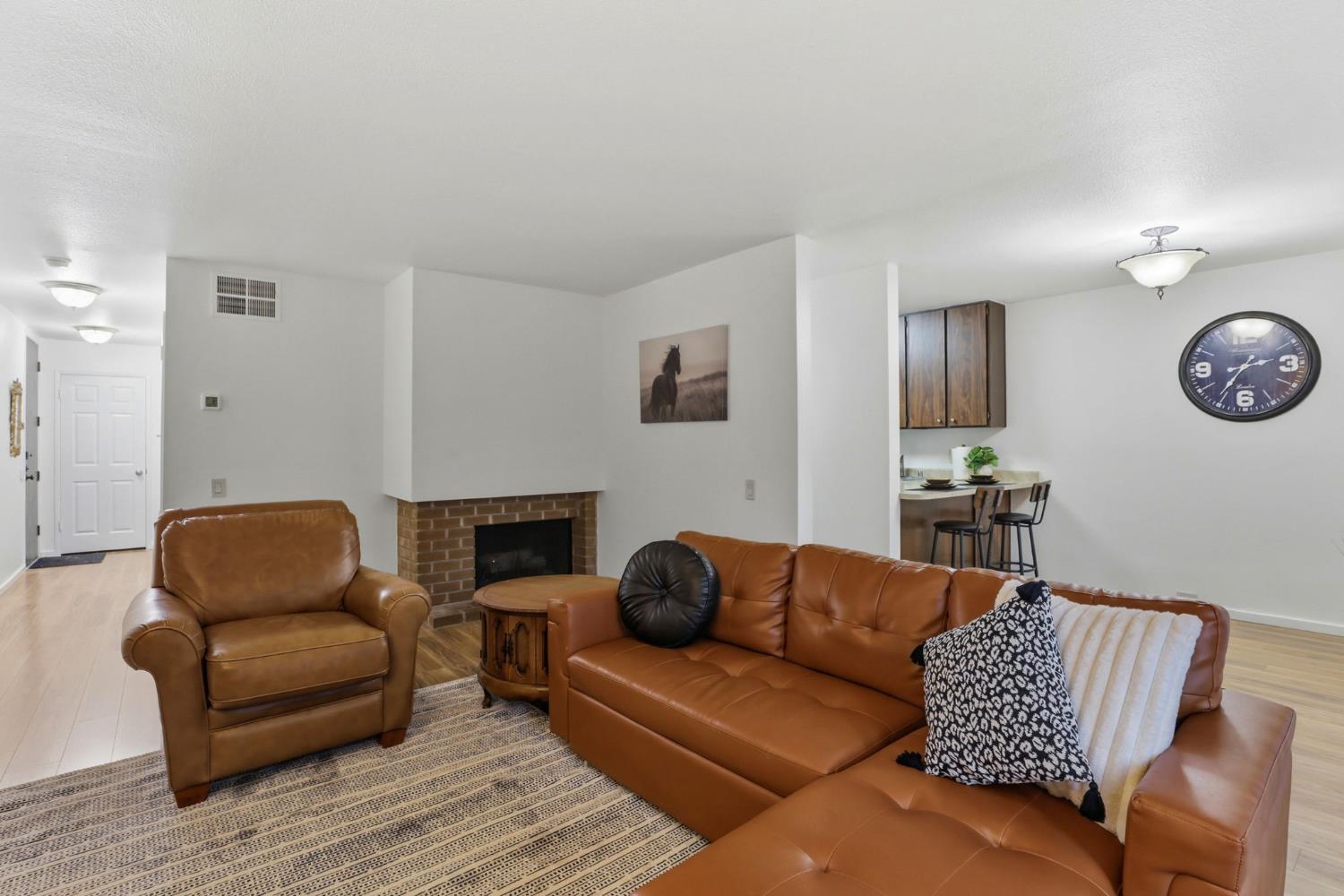 640 Woodside Sierra 3