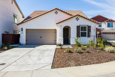 3363 Apollo Court Folsom CA 95630