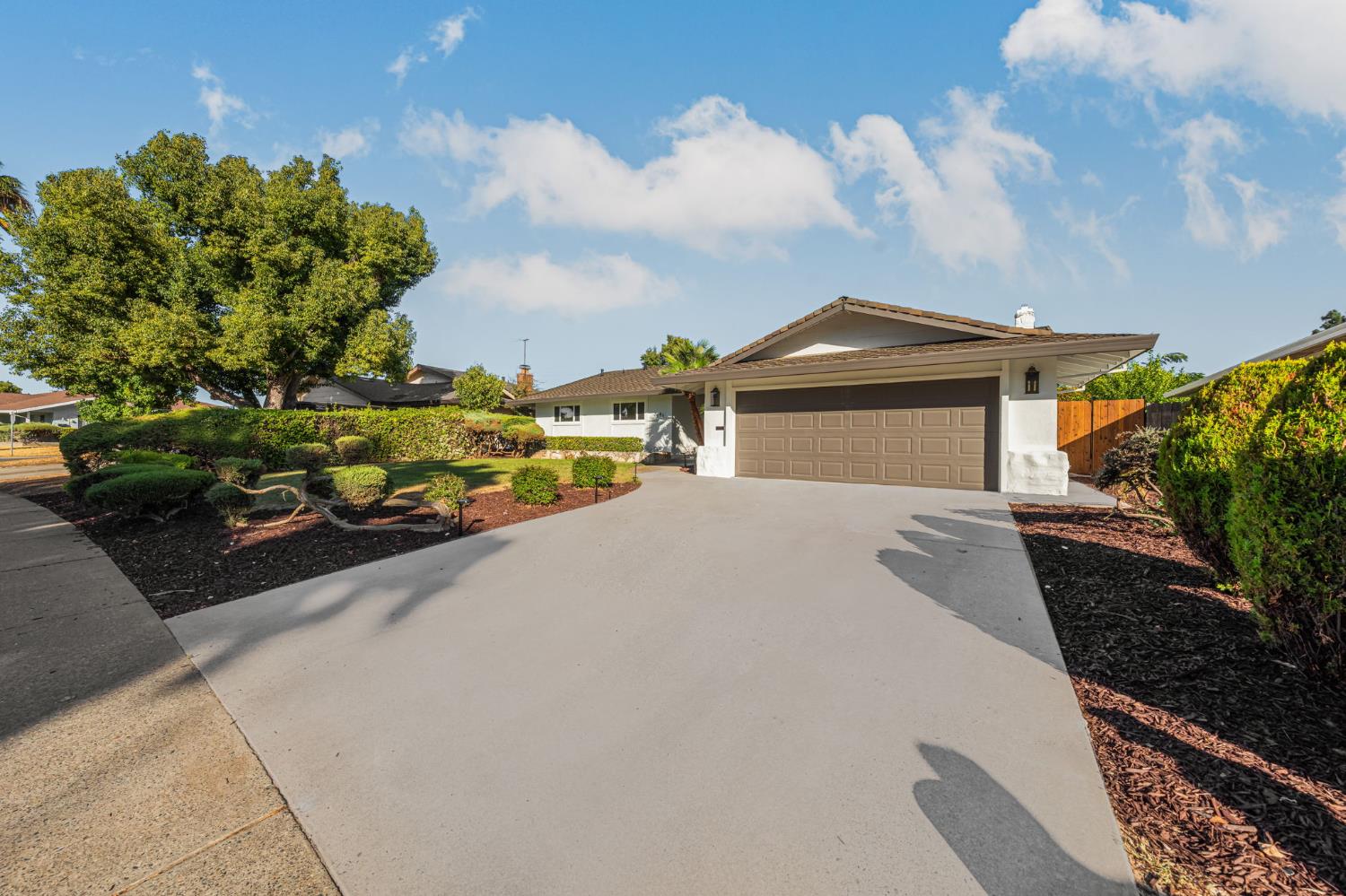 7341 S Land Park Drive