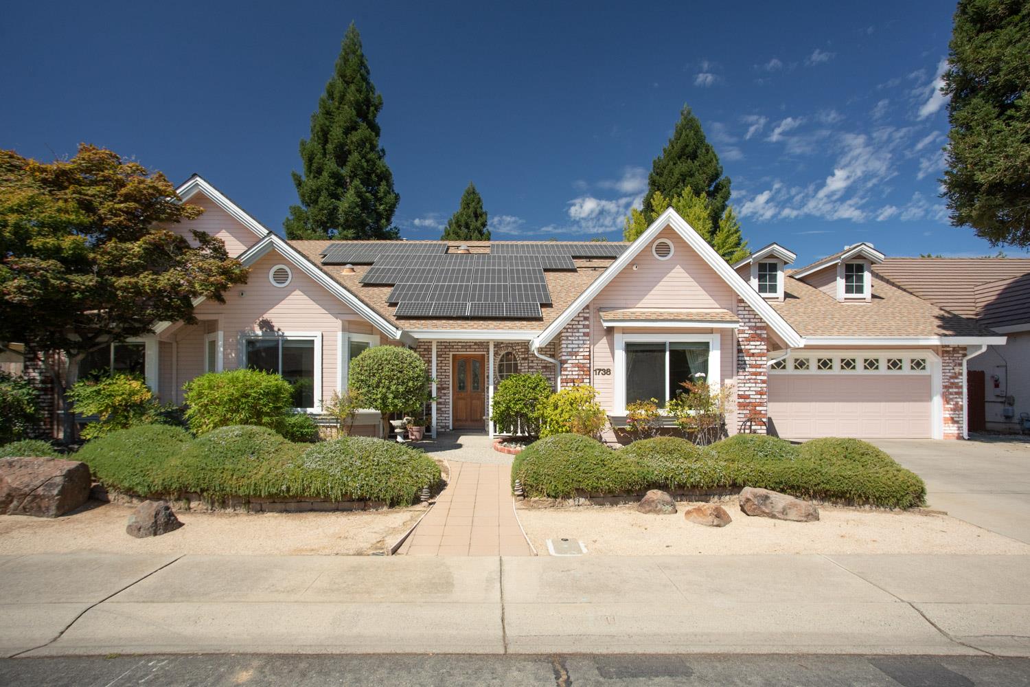 Yuba City, California 95993, United States, 4 Bedrooms Bedrooms, ,3 BathroomsBathrooms,Residential,Active,192019