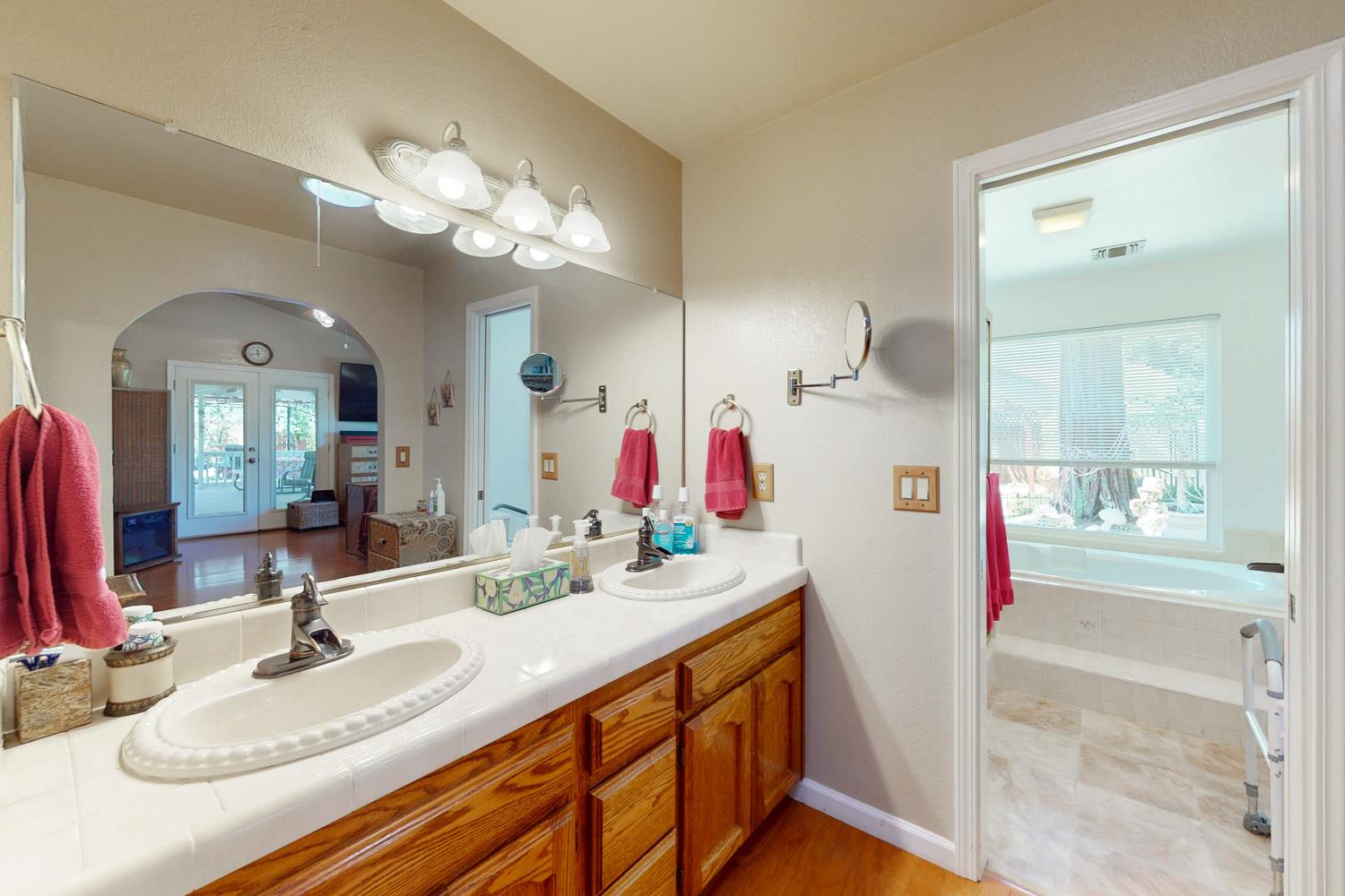 Yuba City, California 95993, United States, 4 Bedrooms Bedrooms, ,3 BathroomsBathrooms,Residential,Active,192019