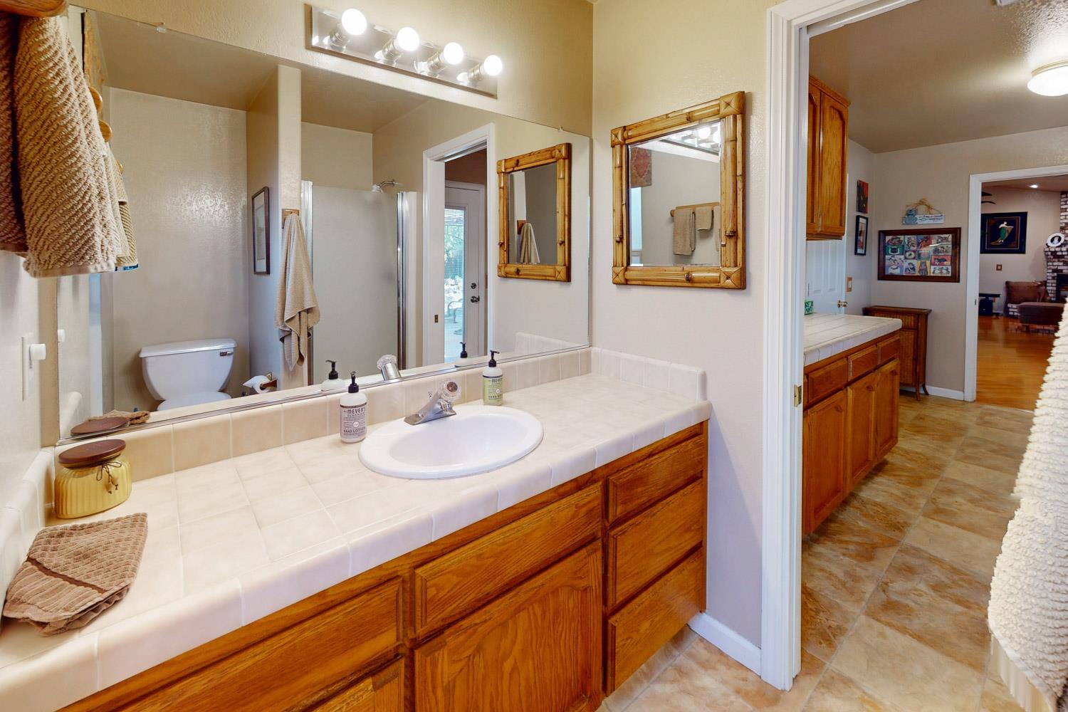 Yuba City, California 95993, United States, 4 Bedrooms Bedrooms, ,3 BathroomsBathrooms,Residential,Active,192019