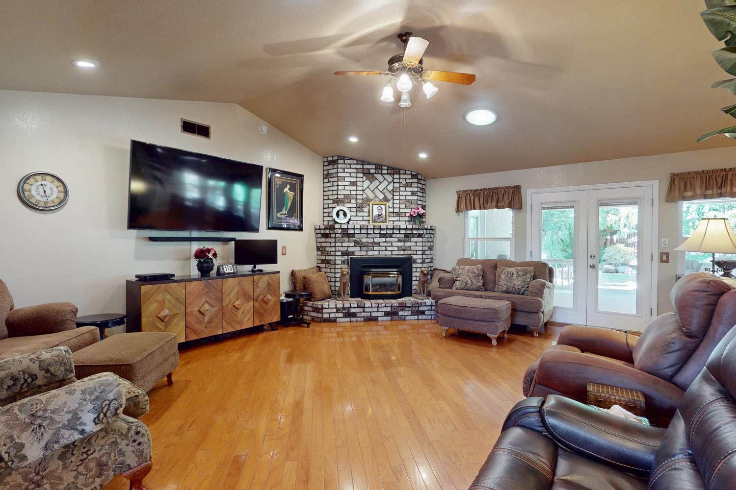 1738 Herbert Court