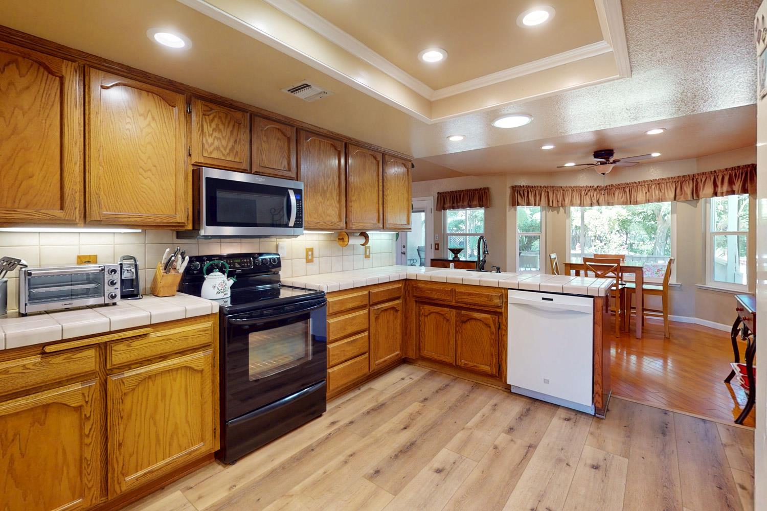 Yuba City, California 95993, United States, 4 Bedrooms Bedrooms, ,3 BathroomsBathrooms,Residential,Active,192019