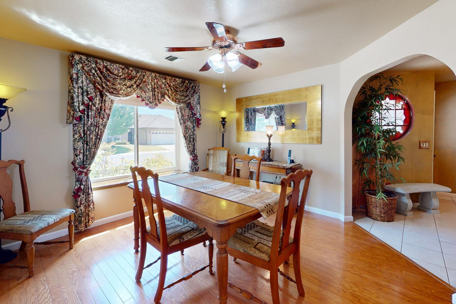 Yuba City, California 95993, United States, 4 Bedrooms Bedrooms, ,3 BathroomsBathrooms,Residential,Active,192019