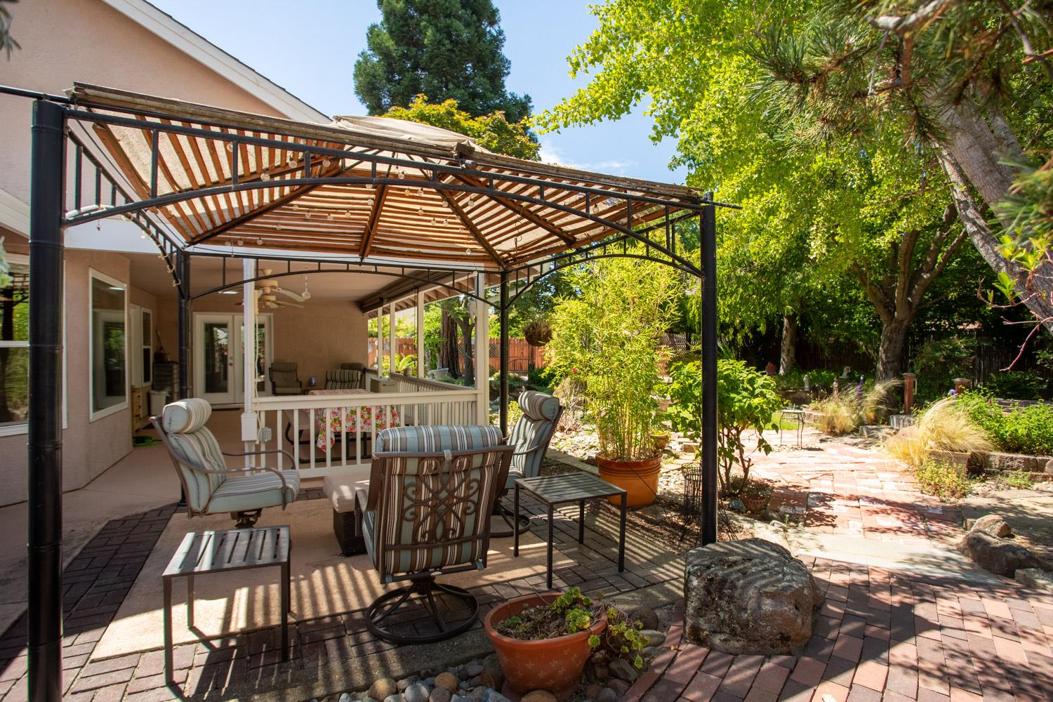 Yuba City, California 95993, United States, 4 Bedrooms Bedrooms, ,3 BathroomsBathrooms,Residential,Active,192019