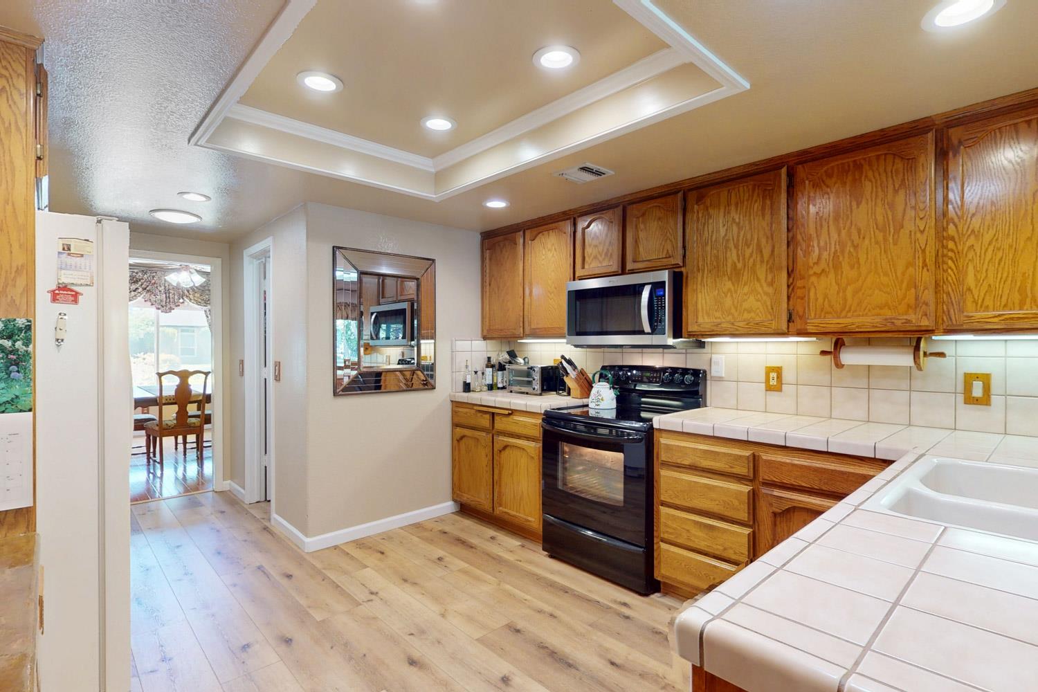 Yuba City, California 95993, United States, 4 Bedrooms Bedrooms, ,3 BathroomsBathrooms,Residential,Active,192019