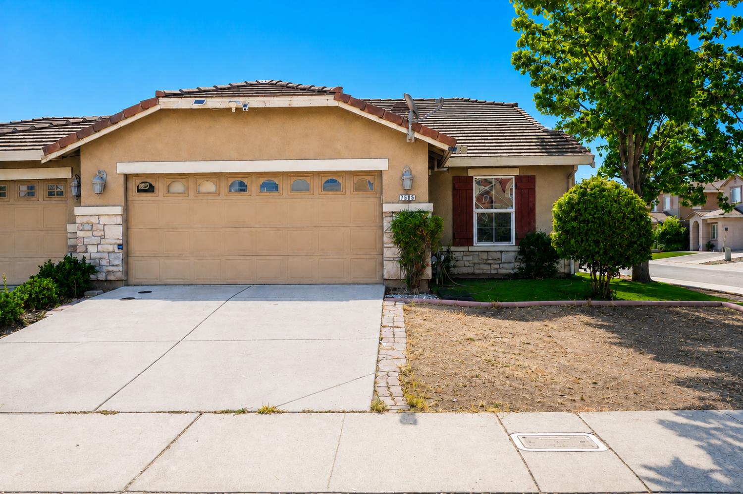 7505 Splendid Way