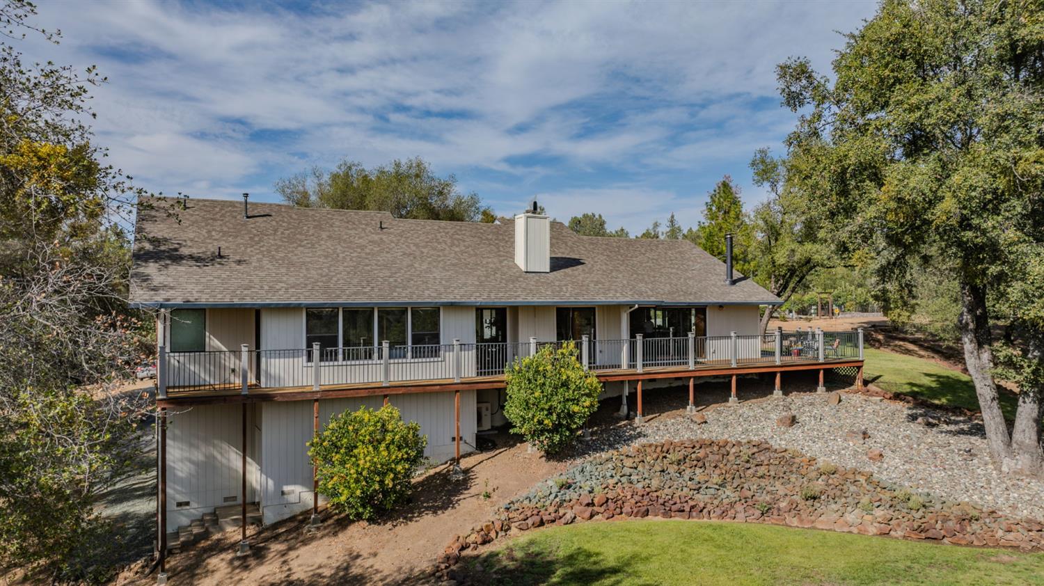 15680 York Lane