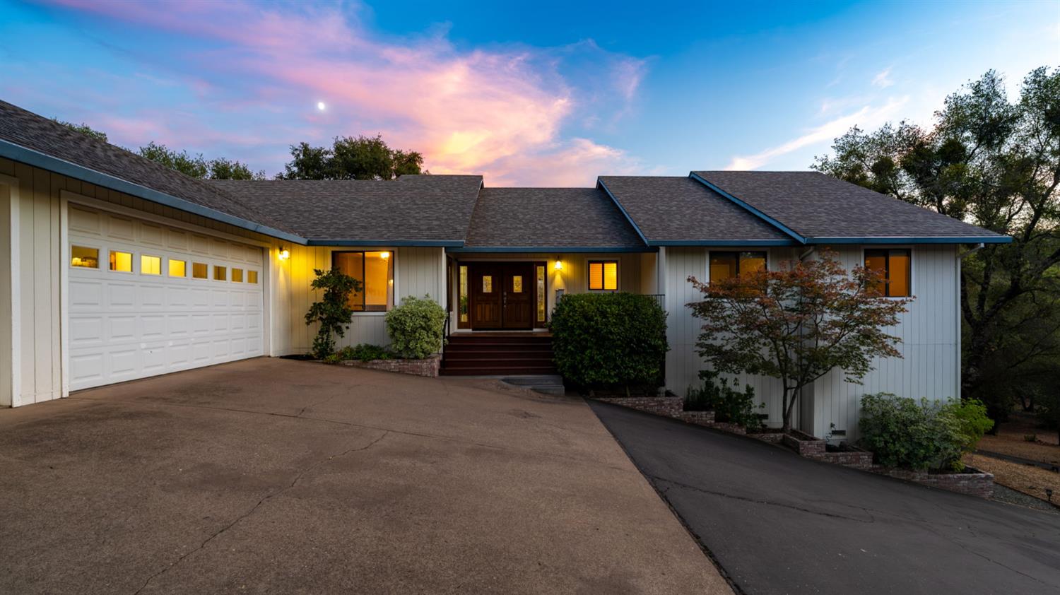 15680 York Lane