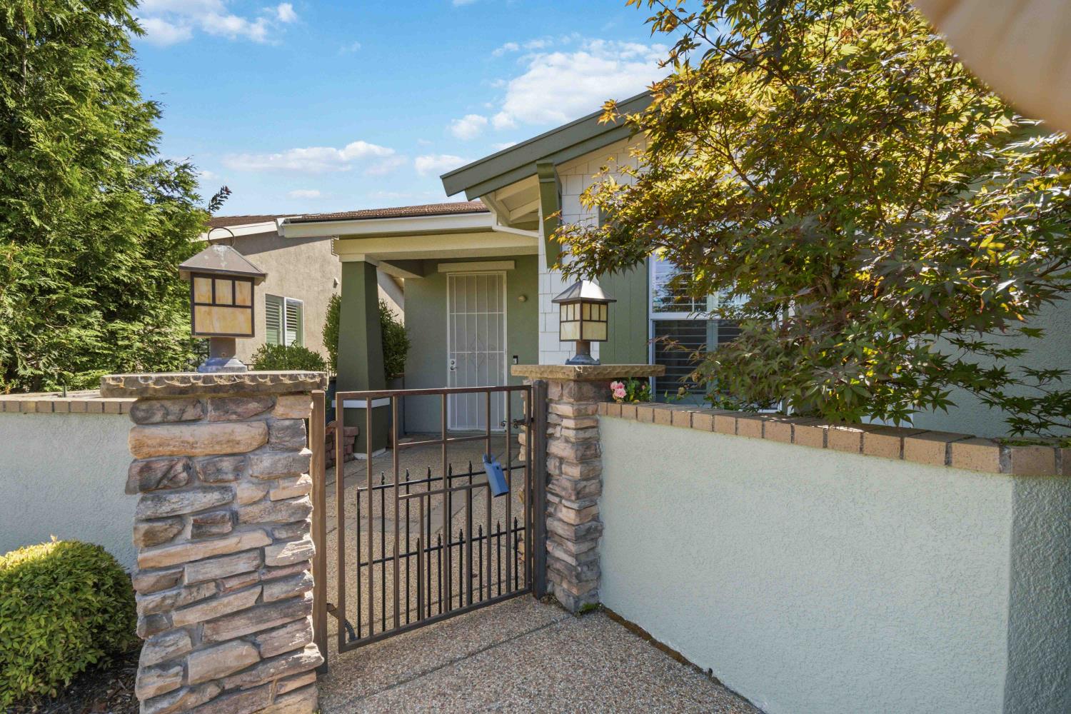 2403 Blue Heron Loop