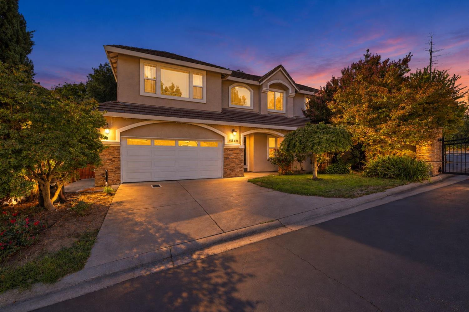 4349 Kentwood Lane