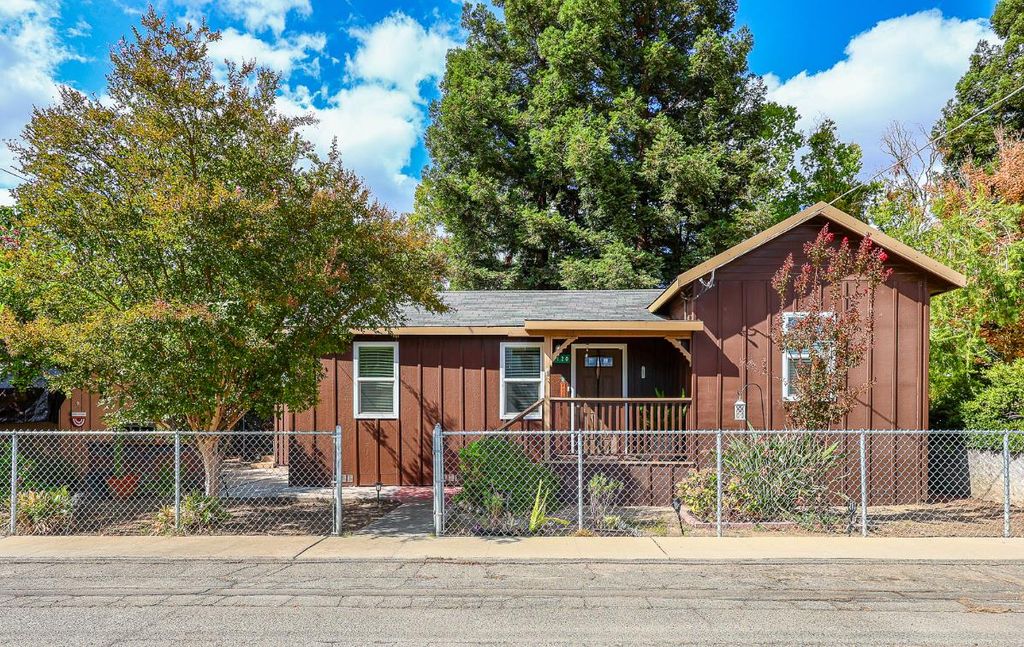 Photo of 14120 Grove Street, Walnut Grove, CA 95690 (MLS # 225132314)