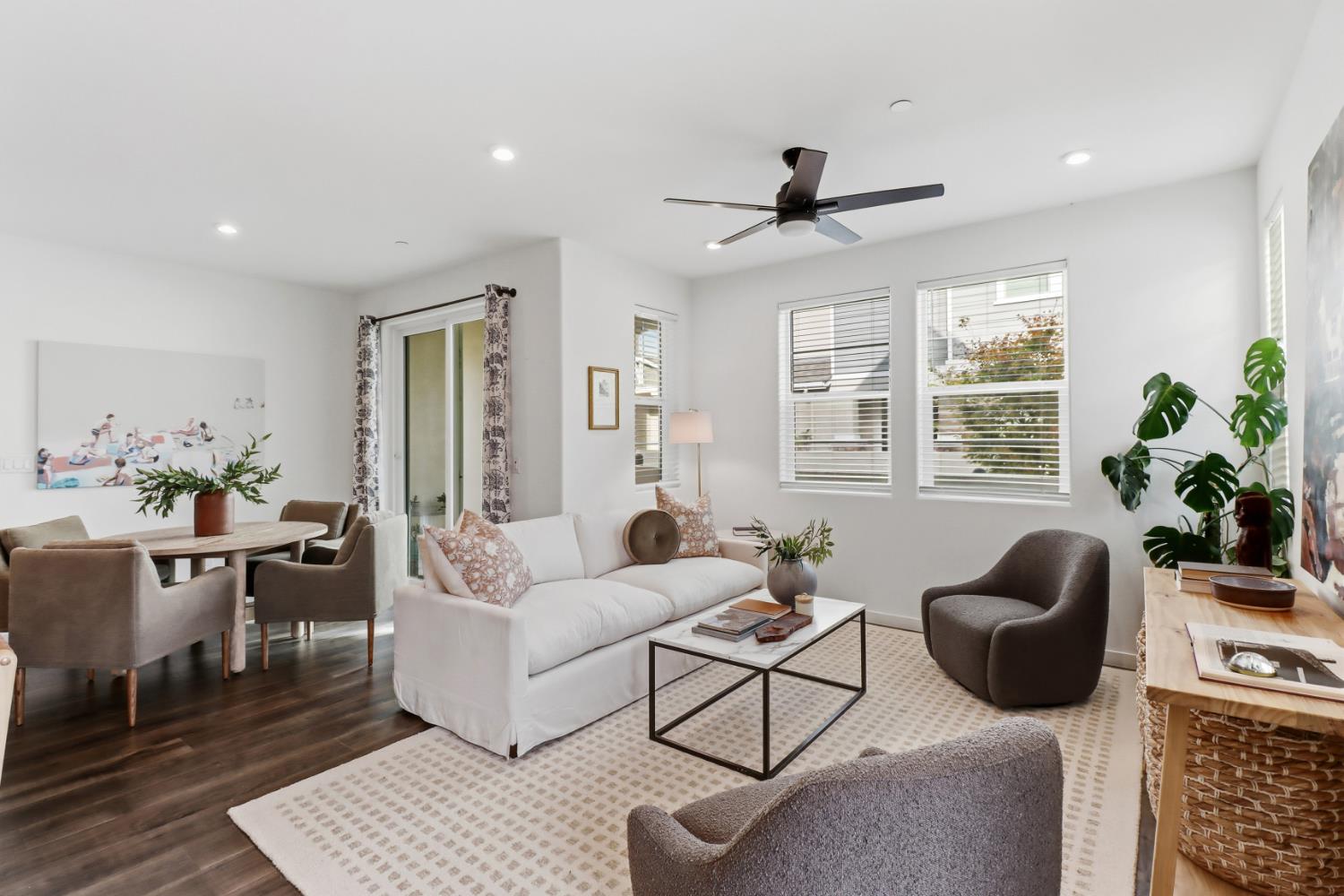 3050 Copper Rose Walk