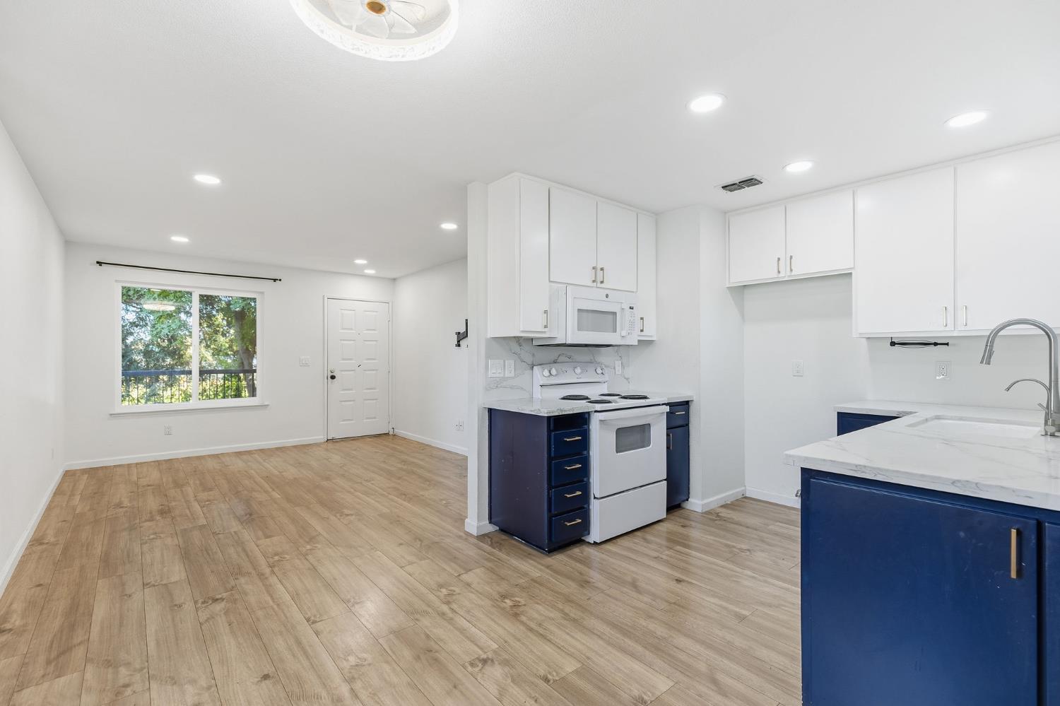 102 Luna Grande Circle 6