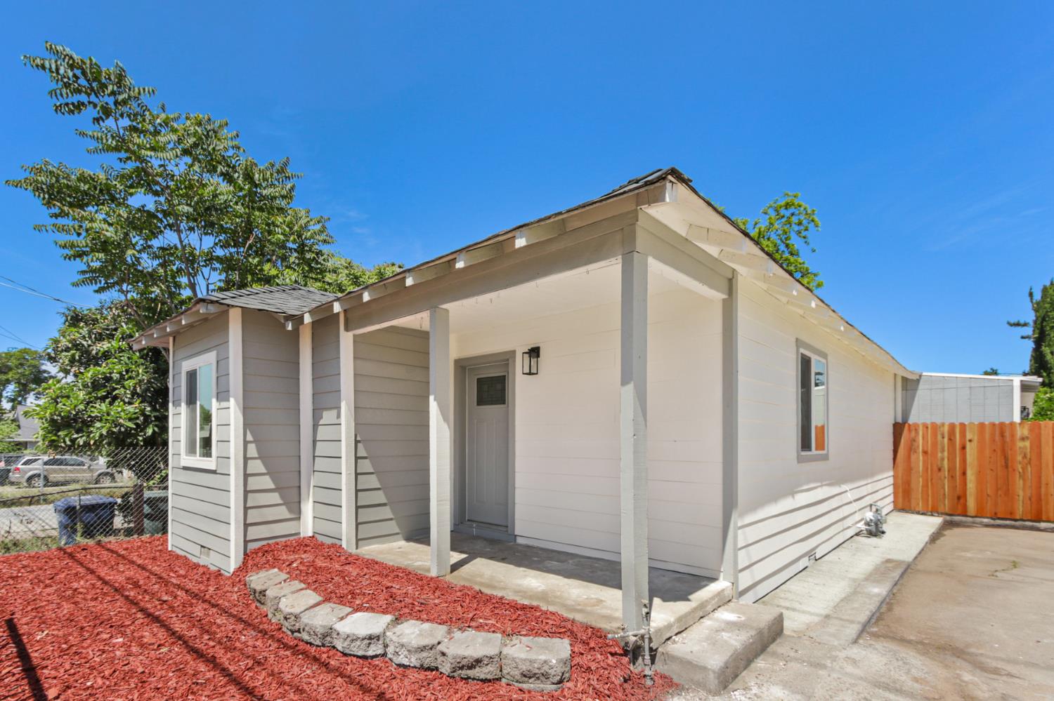 4901 Parker Avenue