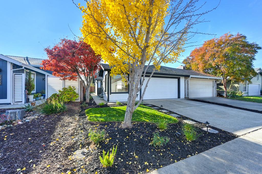 6046 Thornwood Drive