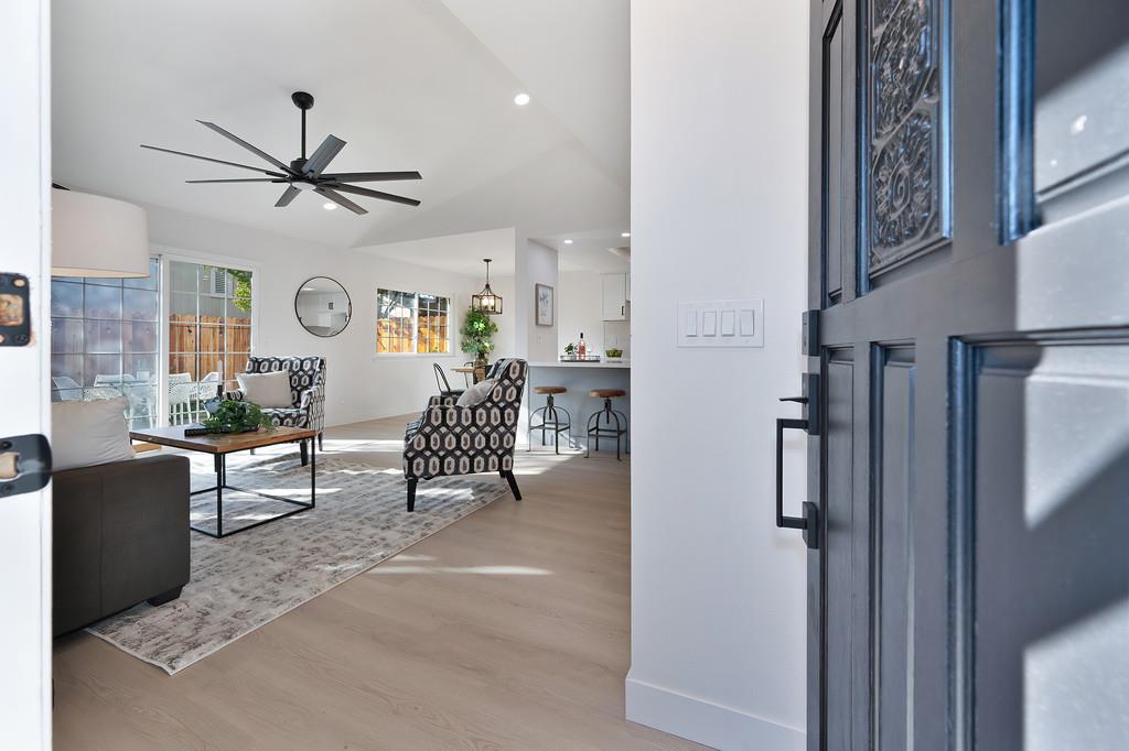 6046 Thornwood Drive