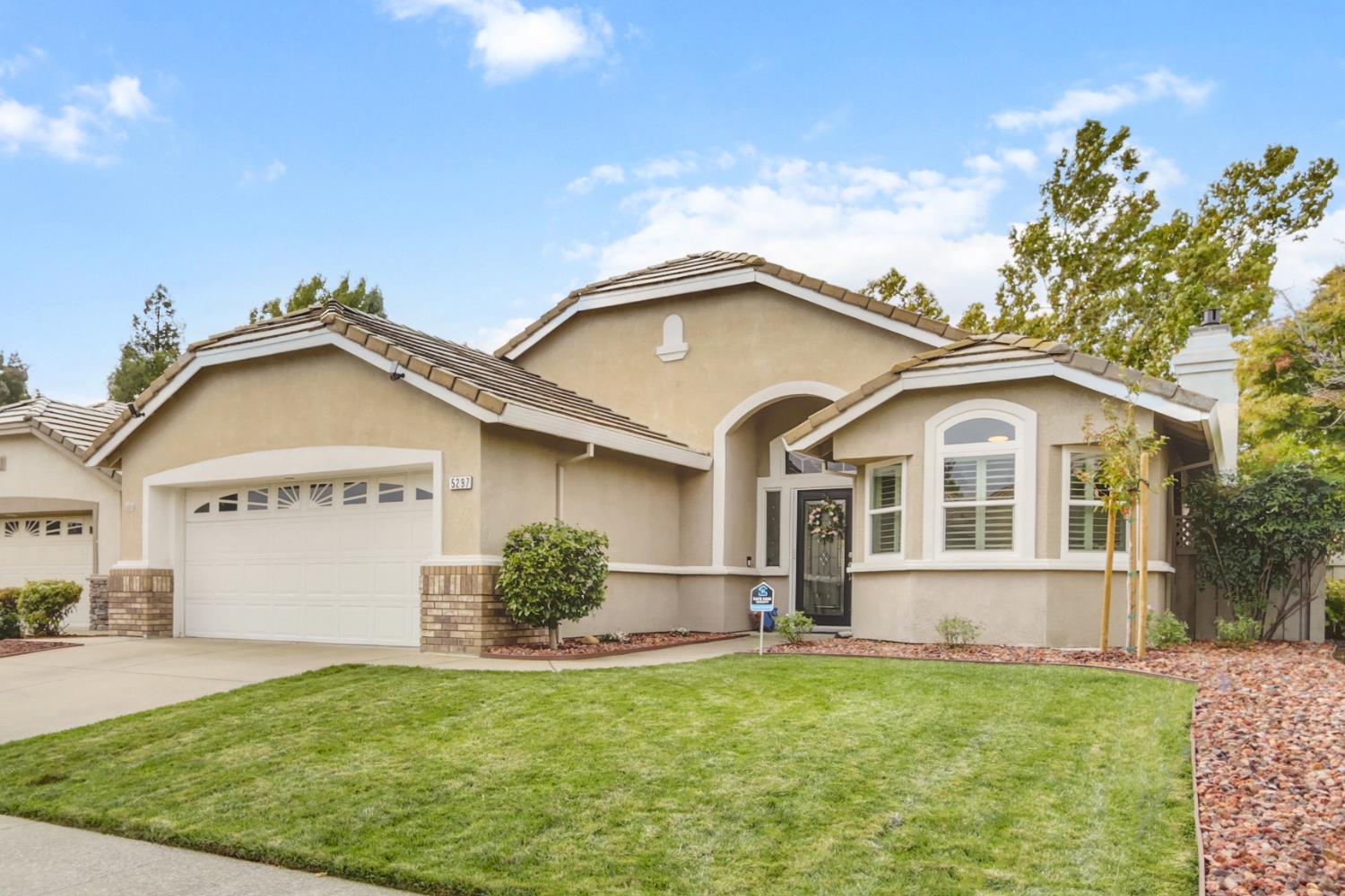 5297 Angelrock Loop