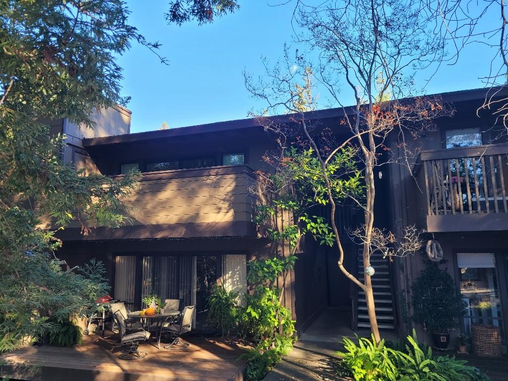 2430 Larkspur Lane 280