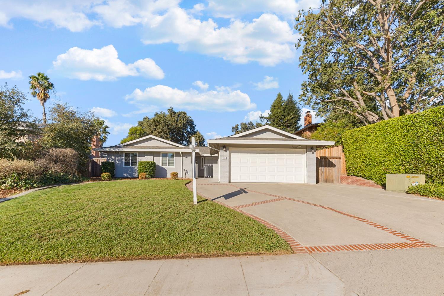 4921 Hillridge Way