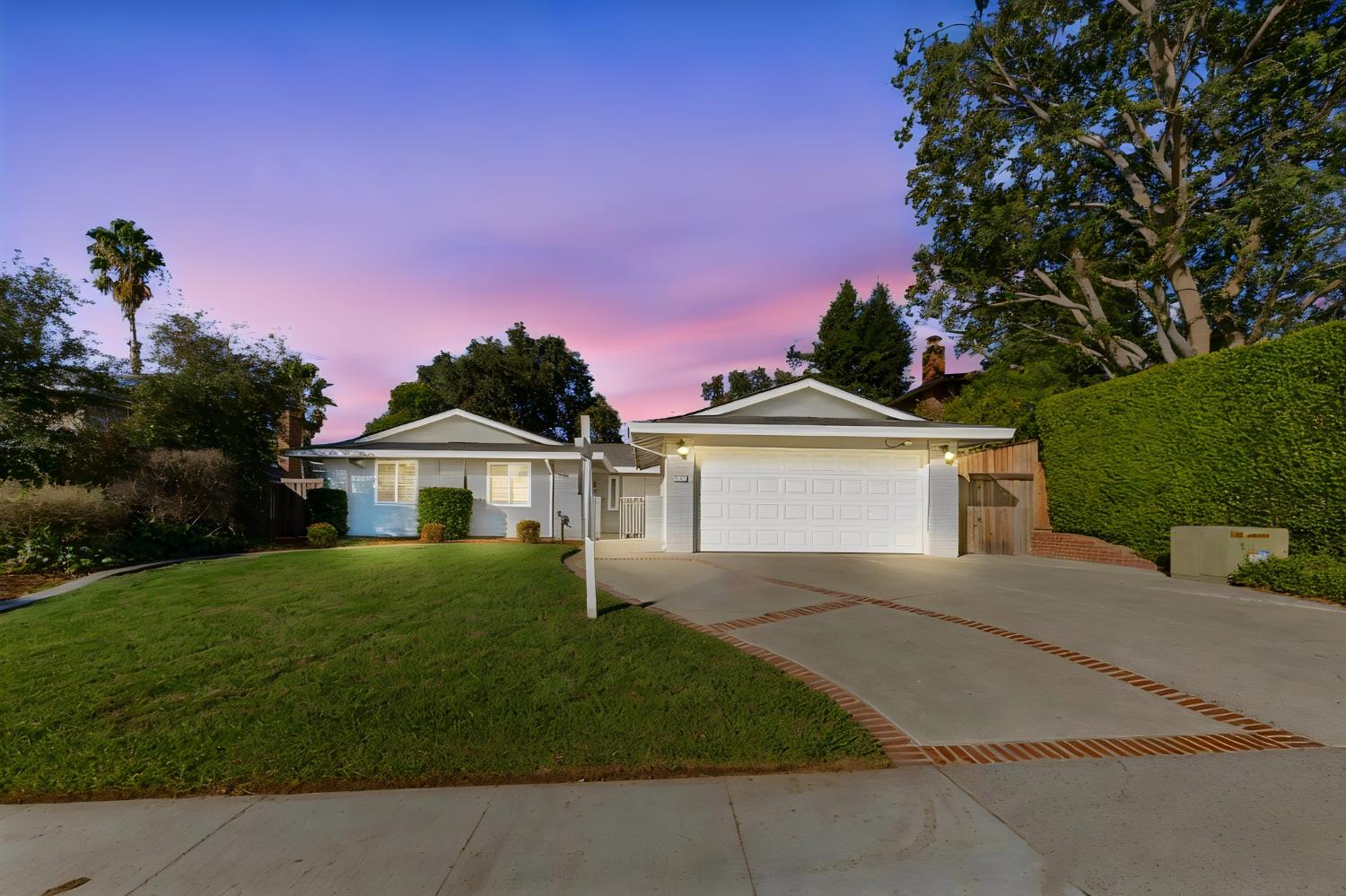 4921 Hillridge Way