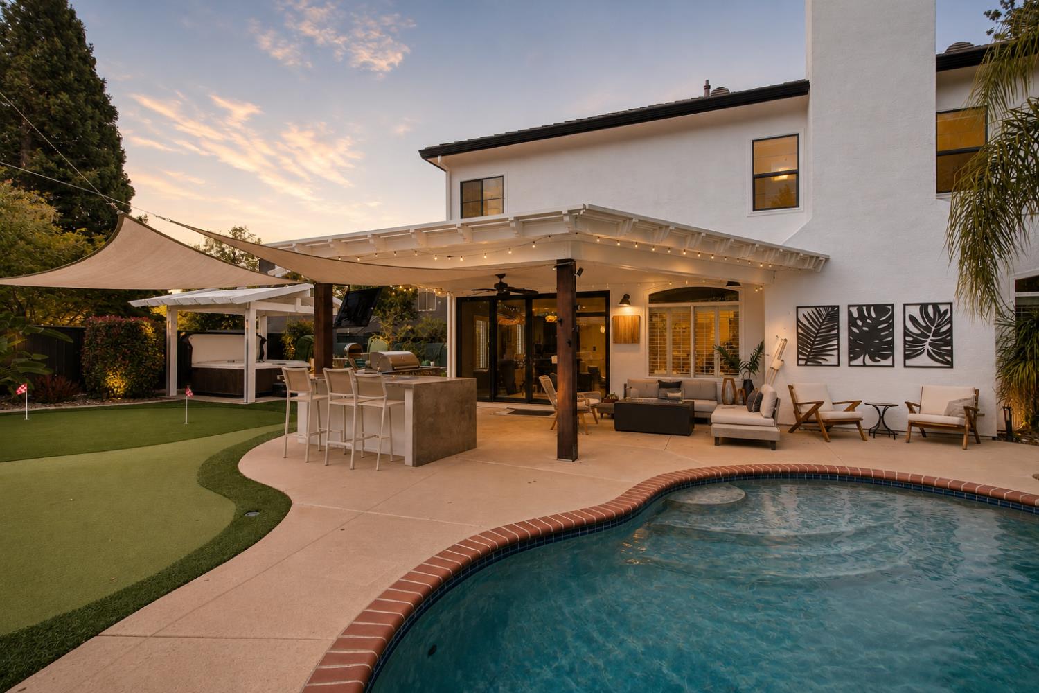 324 Gailes Court